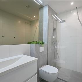 6 Bedroom Seafront Villa with Pool near Slano, Sleeps 12-14